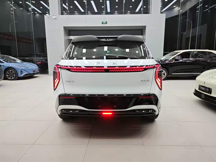 Фото 24 - Hongqi EHS7 (Tiangong 08)