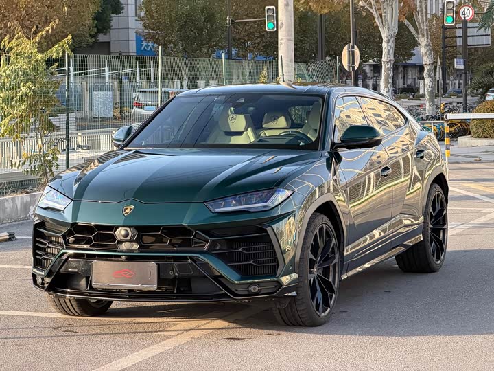 Фото 1 - Lamborghini Urus