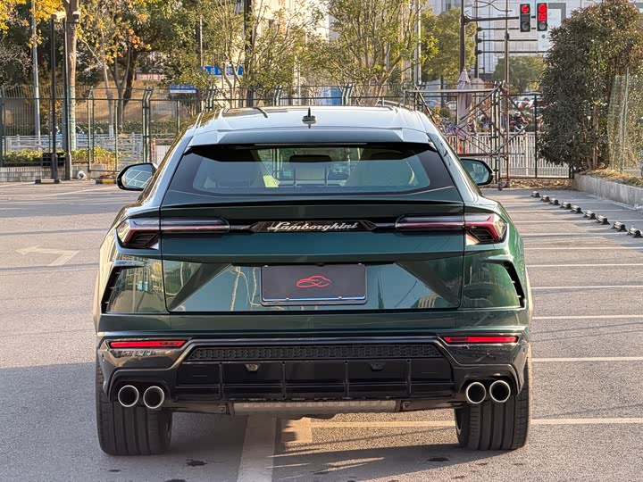 Фото 5 - Lamborghini Urus