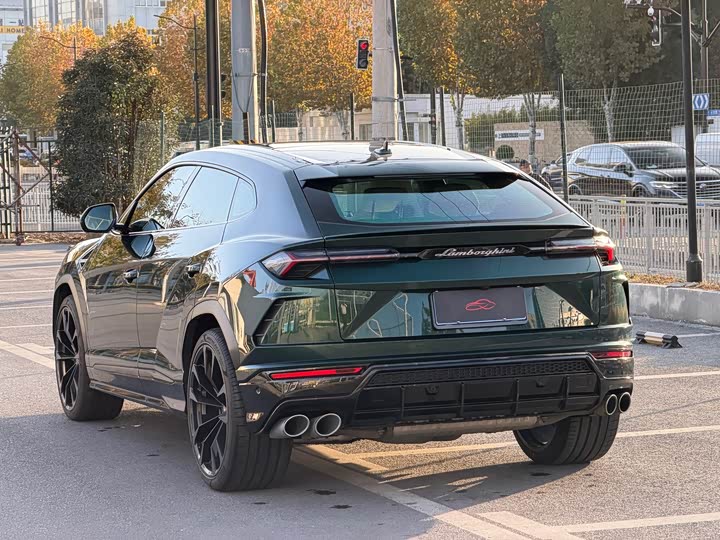 Фото 6 - Lamborghini Urus