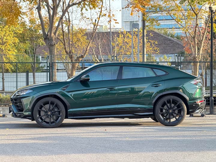 Фото 7 - Lamborghini Urus