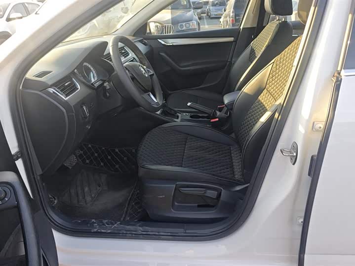 Фото 9 - Skoda Octavia Pro