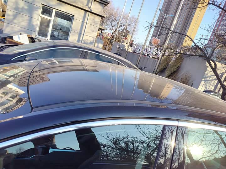 Фото 27 - Hongqi E-QM5