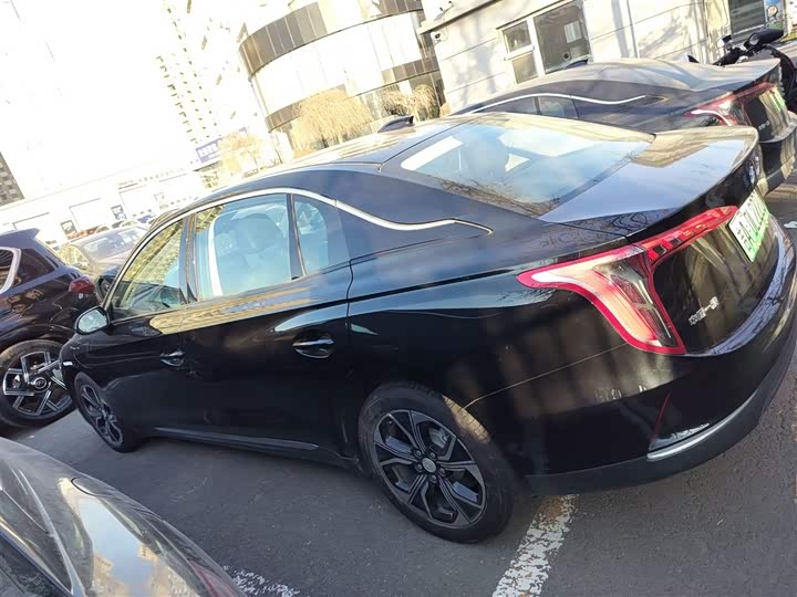 Фото 5 - Hongqi E-QM5