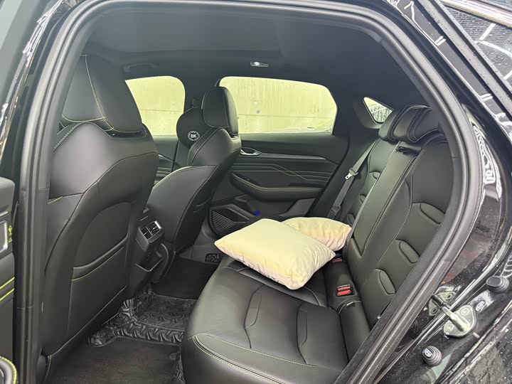 Фото 7 - Geely Preface