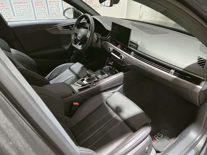 Фото 13 - Audi A4L