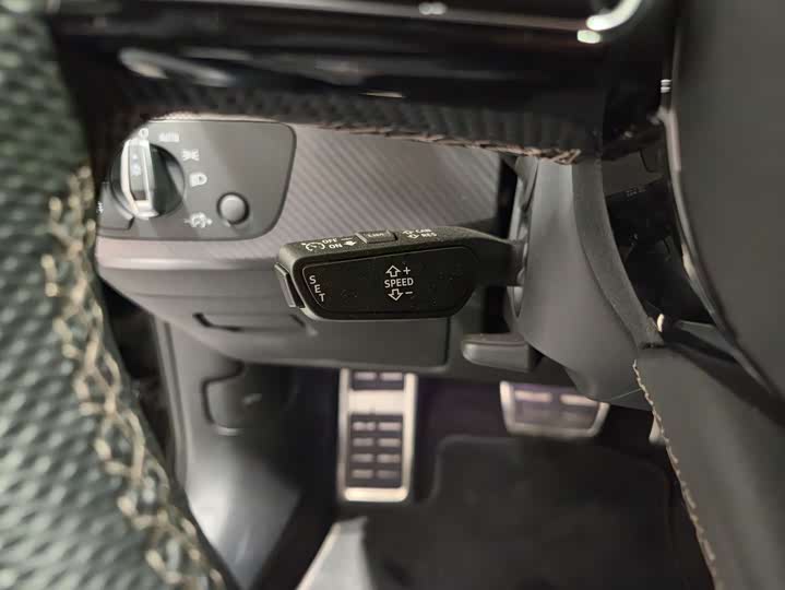 Фото 9 - Audi A4L