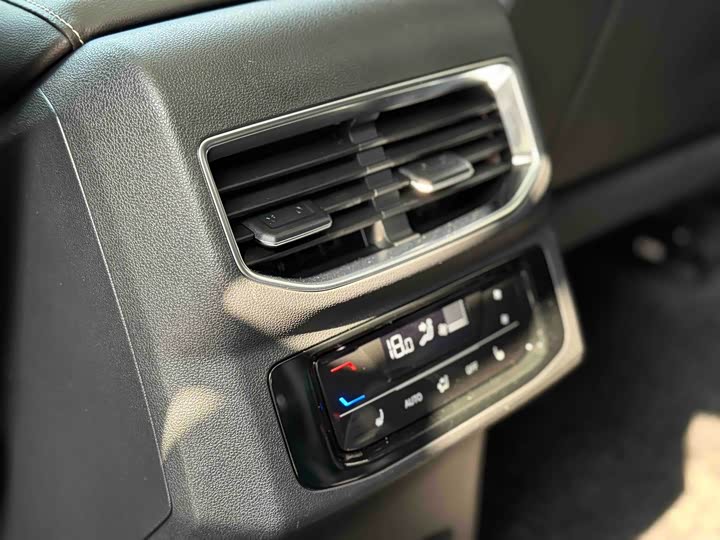 Фото 19 - Volkswagen Talagon