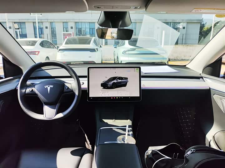 Фото 10 - Tesla Model Y