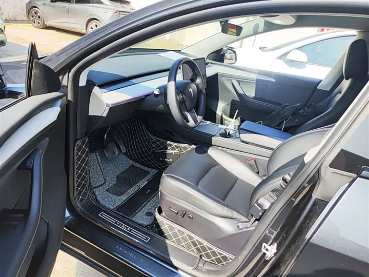 Фото 16 - Tesla Model Y