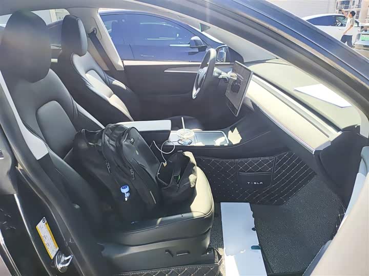 Фото 25 - Tesla Model Y