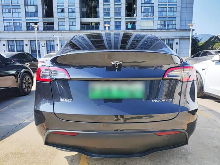 Фото 6 - Tesla Model Y