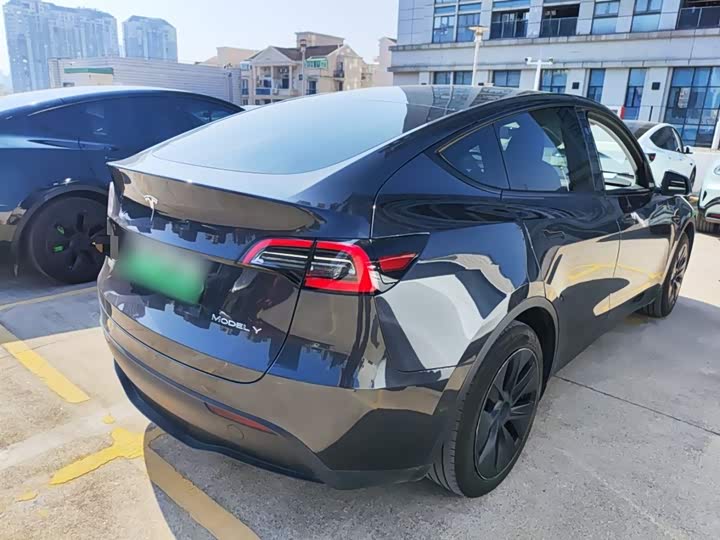 Фото 7 - Tesla Model Y