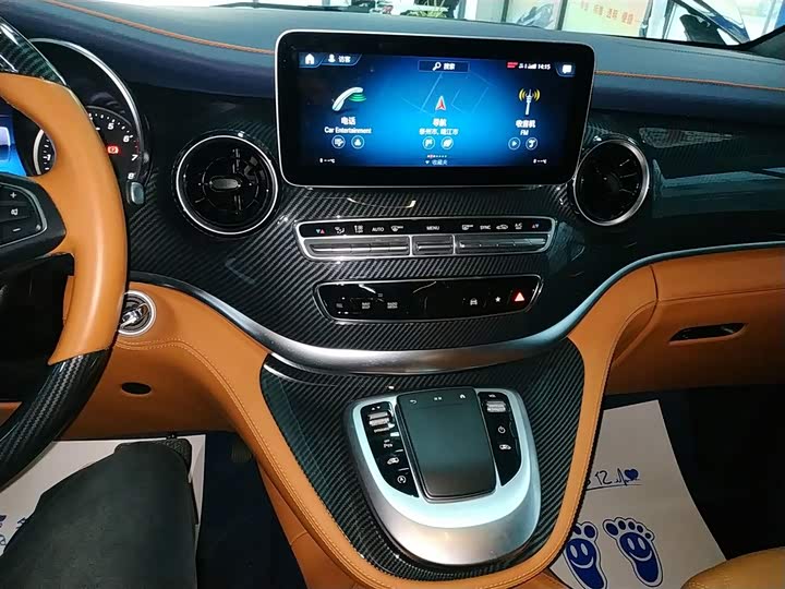 Фото 13 - Mercedes-Benz V-Class