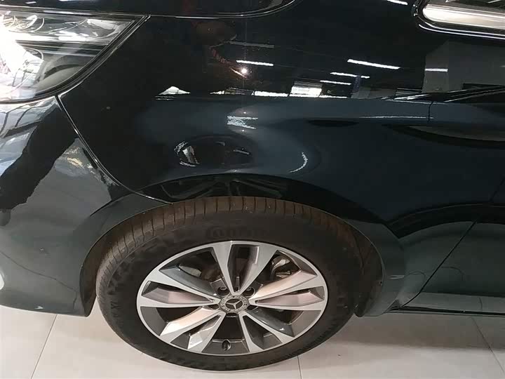 Фото 23 - Mercedes-Benz V-Class