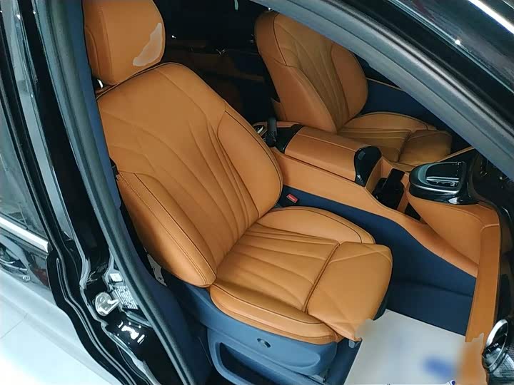 Фото 25 - Mercedes-Benz V-Class