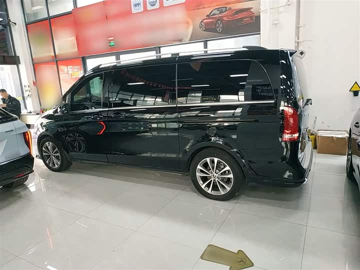 Фото 5 - Mercedes-Benz V-Class