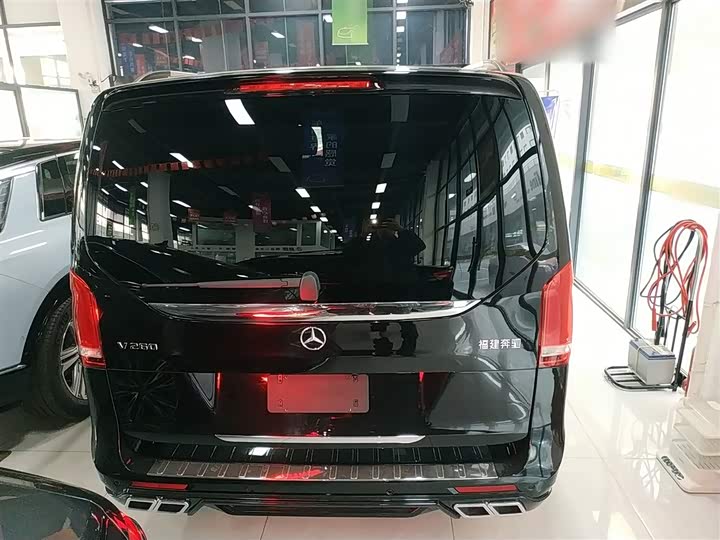 Фото 6 - Mercedes-Benz V-Class