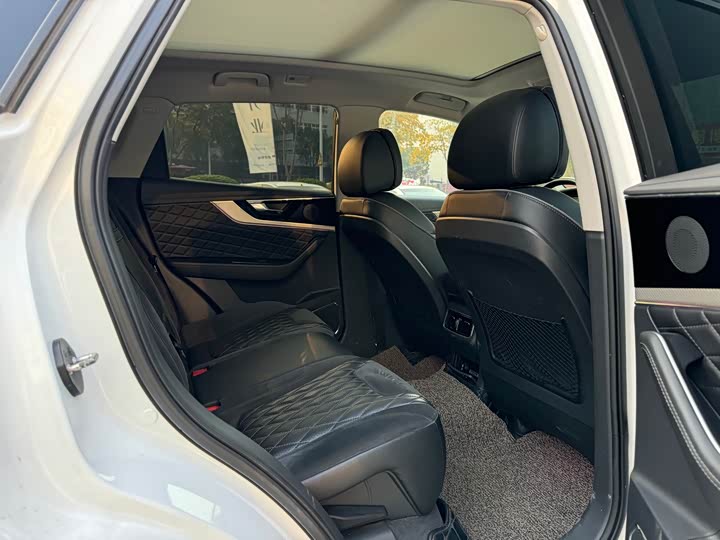 Фото 10 - Hongqi HS5