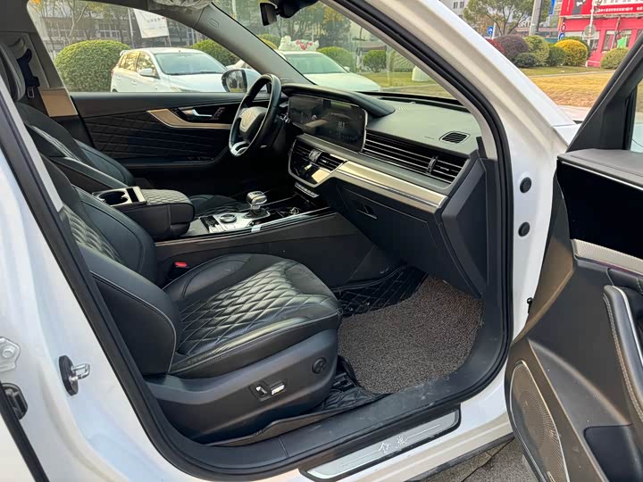 Фото 12 - Hongqi HS5