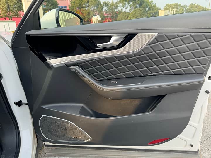 Фото 13 - Hongqi HS5