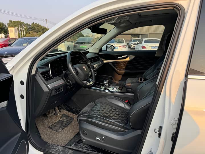 Фото 15 - Hongqi HS5