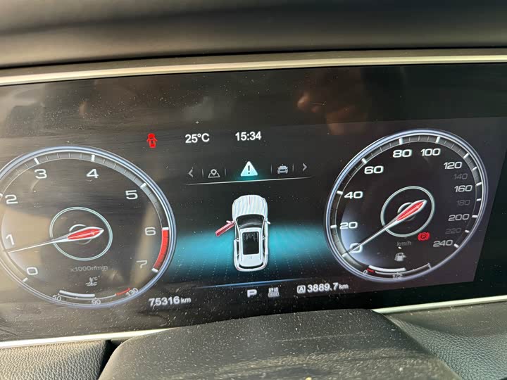 Фото 16 - Hongqi HS5