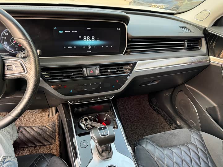 Фото 17 - Hongqi HS5