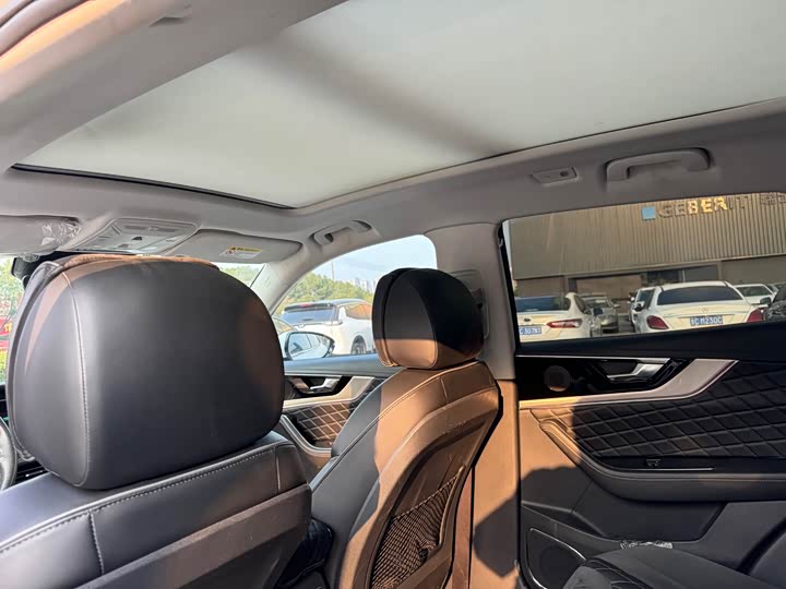 Фото 20 - Hongqi HS5