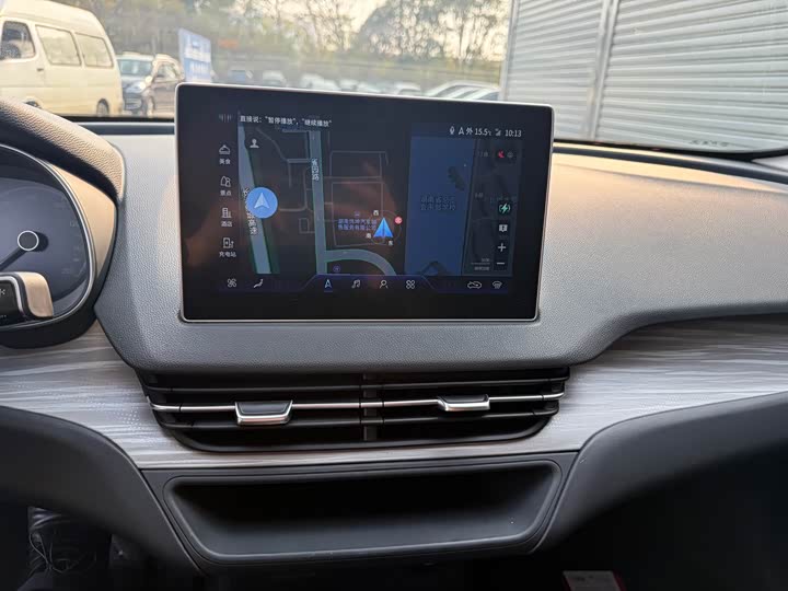 Фото 10 - Hongqi E-QM5