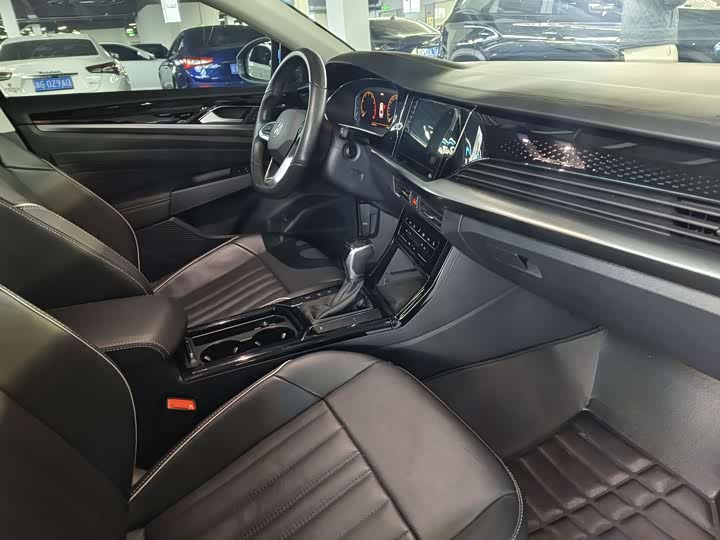 Фото 11 - Volkswagen Passat