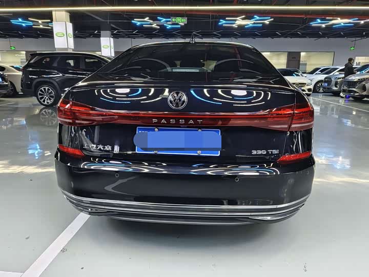 Фото 13 - Volkswagen Passat