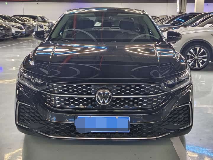 Фото 2 - Volkswagen Passat