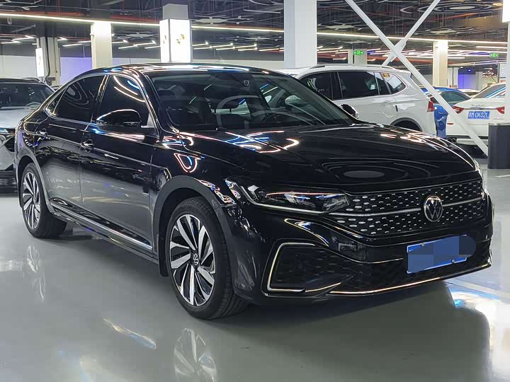 Фото 3 - Volkswagen Passat