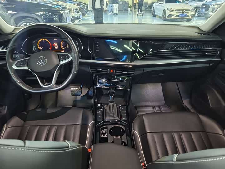 Фото 7 - Volkswagen Passat