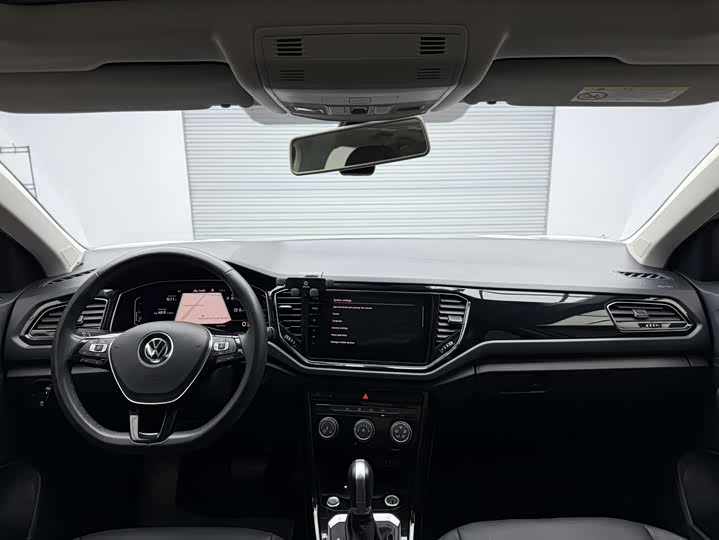 Фото 14 - Volkswagen T-Roc