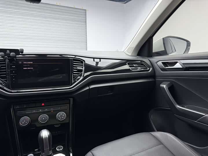 Фото 18 - Volkswagen T-Roc