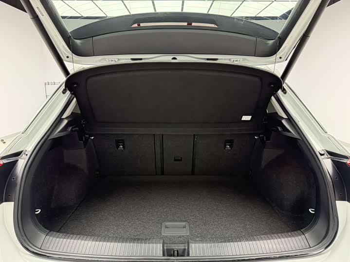 Фото 9 - Volkswagen T-Roc