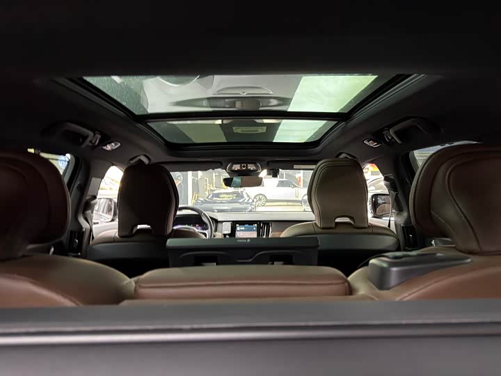 Фото 18 - Volvo V90