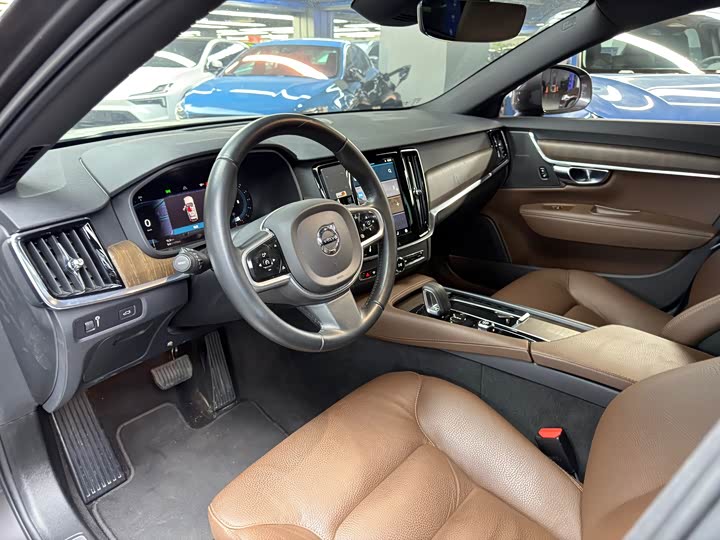 Фото 7 - Volvo V90