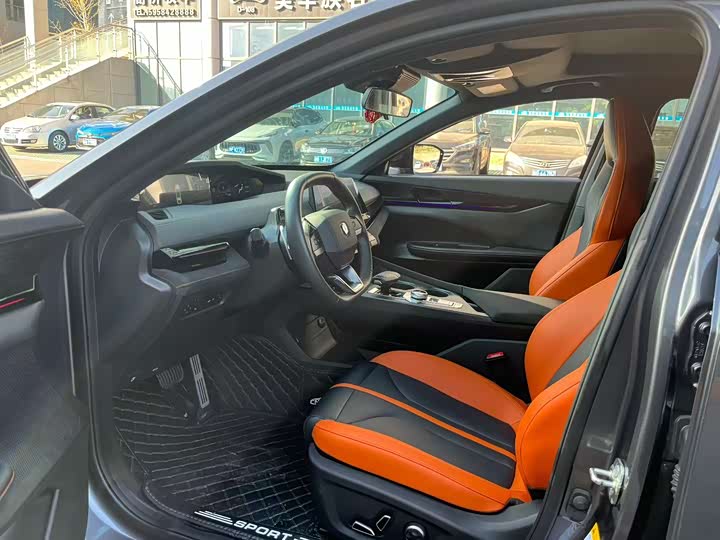 Фото 4 - Changan UNI-V