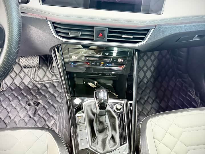 Фото 12 - Volkswagen Tayron