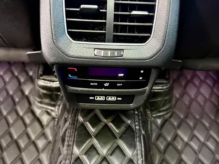 Фото 17 - Volkswagen Tayron