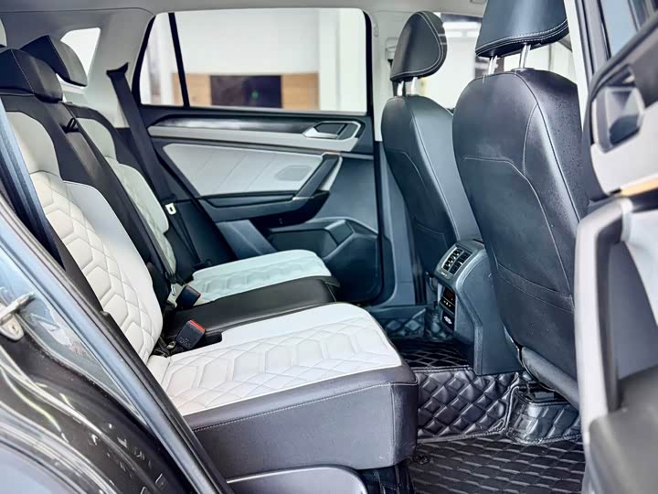 Фото 21 - Volkswagen Tayron