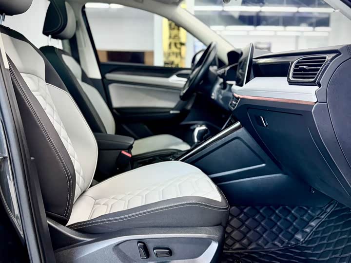 Фото 23 - Volkswagen Tayron