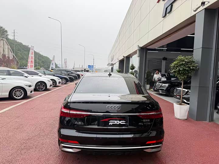 Фото 10 - Audi A6L