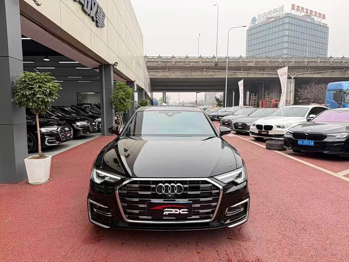 Фото 2 - Audi A6L