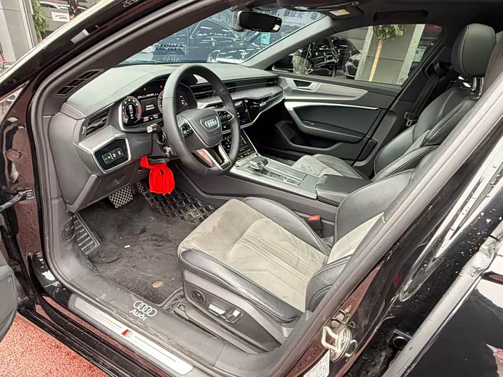 Фото 5 - Audi A6L