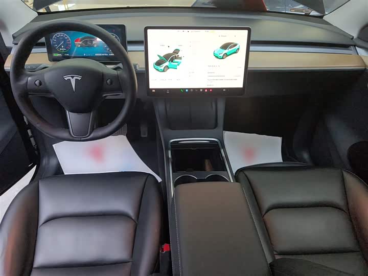 Фото 10 - Tesla Model Y