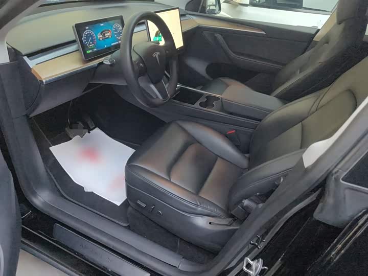 Фото 15 - Tesla Model Y